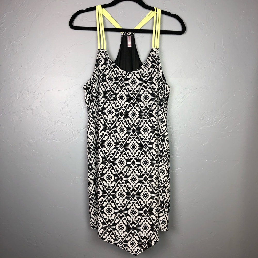 🐢Xhileration Aztec print dres size XL
